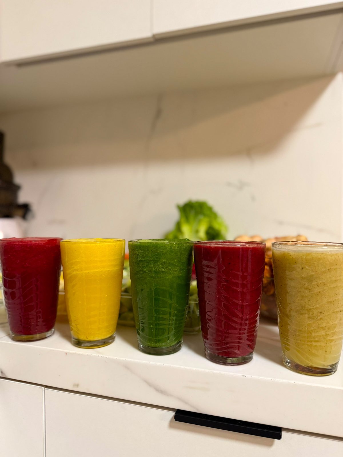 Los cinco jugos KALU-VITA recién preparados